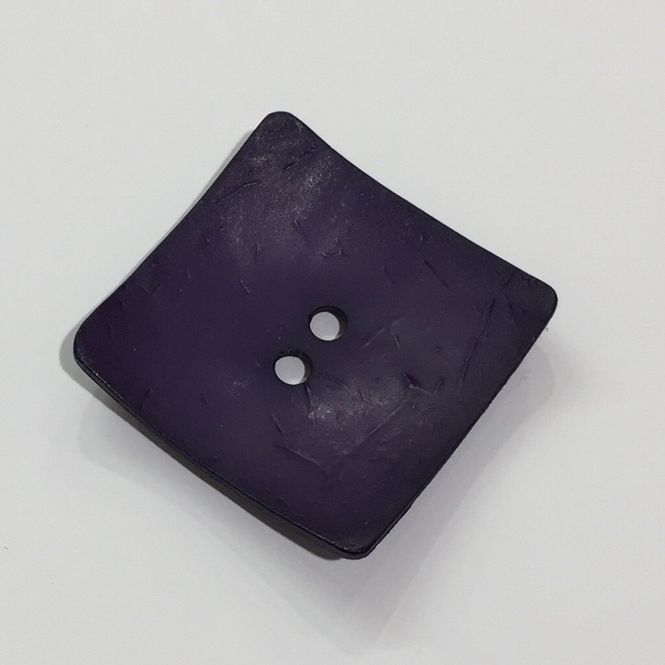 Hovedbilde Knapp - kvadrat lilla 45mm